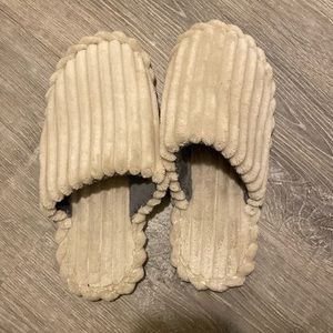 Velvet slippers